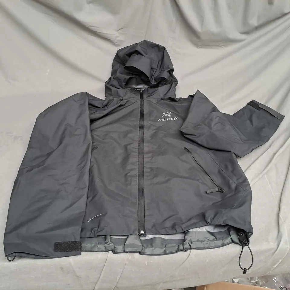 ARC'TERYX MENS BLACK COAT SIZE M
