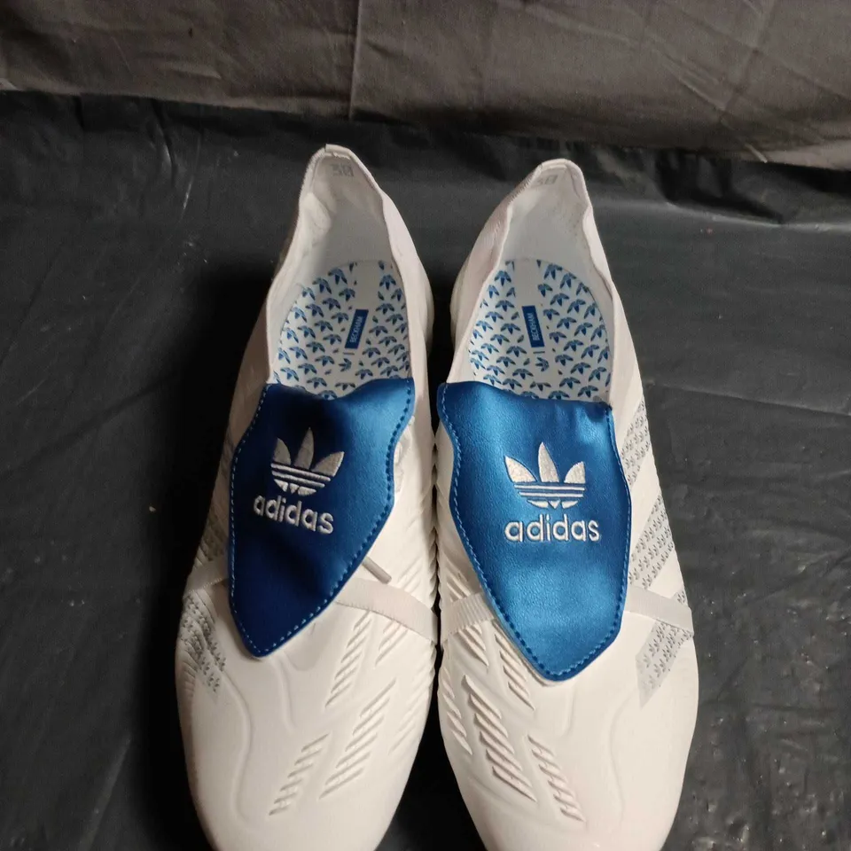 UNBOXED PAIR OF ADIDAS PREDATOR FOOTBALL BOOTS –UK SIZE 10.5