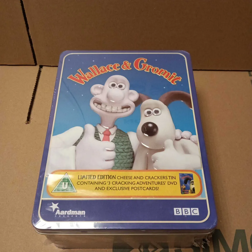 WALLACE & GROMIT LIMITED EDITION CHEESE & CRACKERS TIN WITH DVD & POSTCARDS