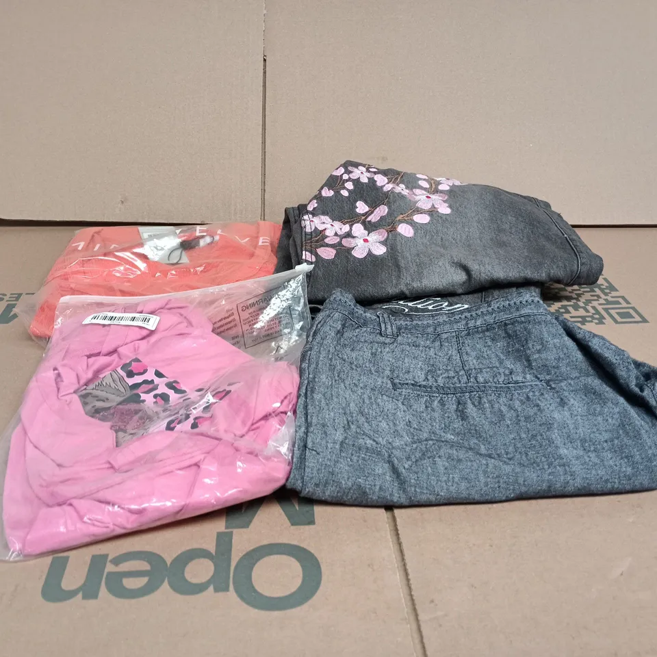 BOX OF APPROXIMATELY 25 ASSORTED CLOTHING ITEMS TO INCLUDE SHORTS, JEANS WITH FLOWER PATTER, ORANGE SCOOP NECK VEST ETC