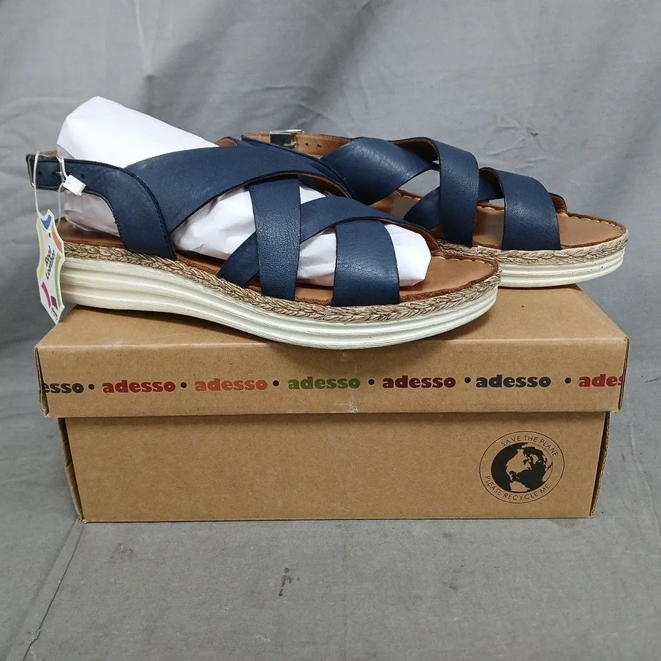 BOXED PAIR OF ADESSO OPEN TOE SANDALS IN NAVY SIZE 6