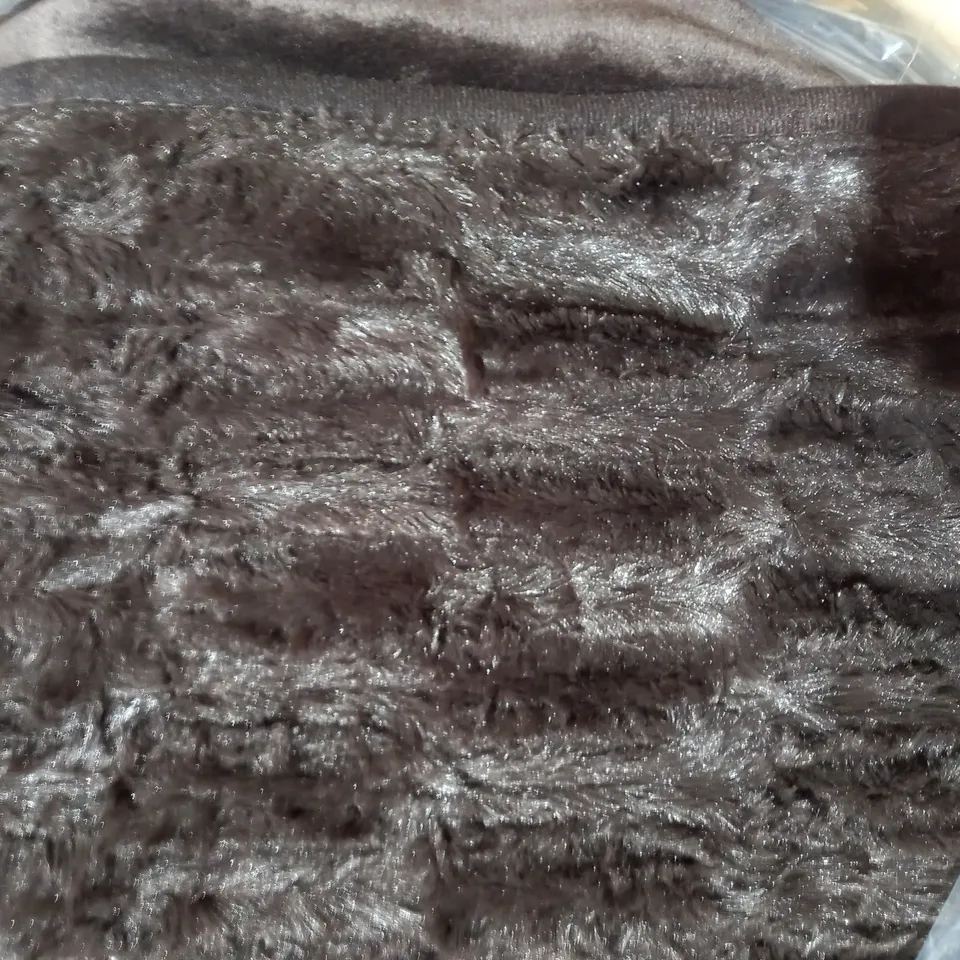BOXED COZEE HOME FAUX FUR HEATED THROW IN CHOCOLATE