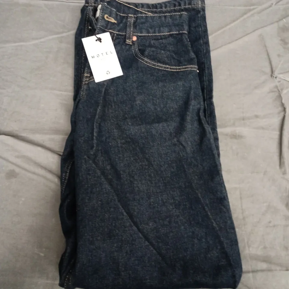 MOTEL DENIM LOW RISE JEANS – INDIGO, W26 L34
