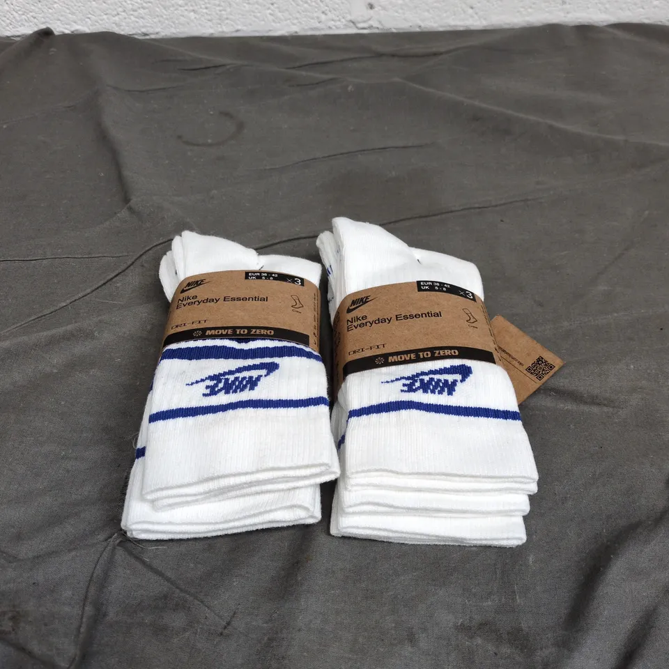 2 X NIKE 3 PACK WHITE SOCKS WITH BLUE DETAIL UK 5 - 8
