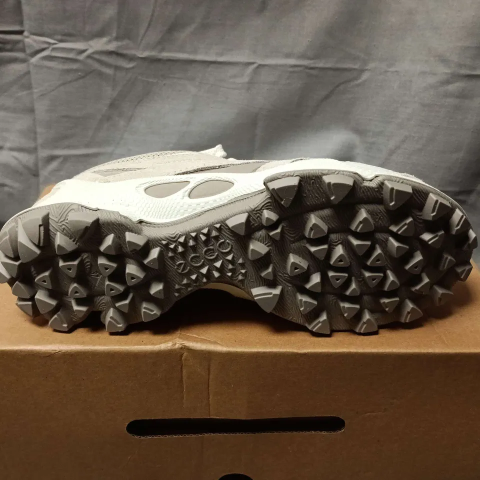 BOXED PAIR OF ECCO BIOM TRAIL TRAINERS IN WHITE - UK 4.5
