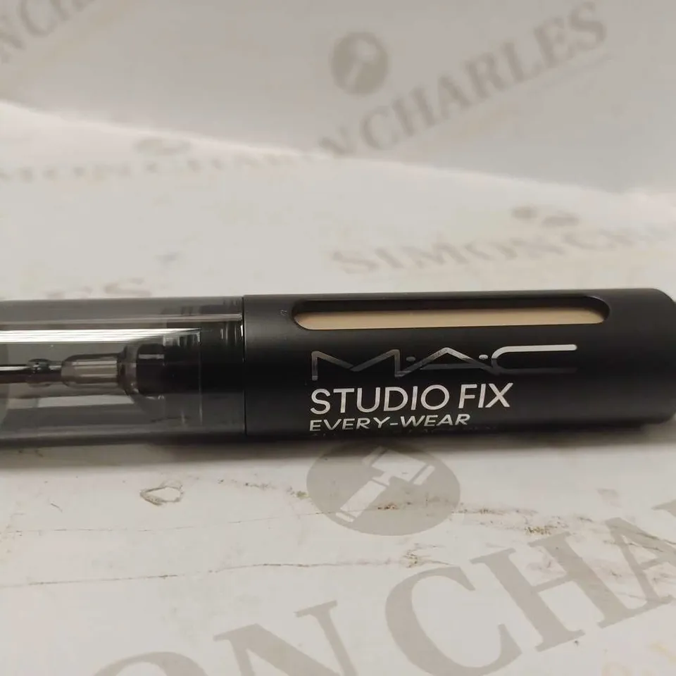 MAC STUDIO FIX EVERY-WEAR ALL-OVER FACE PEN