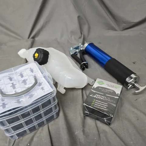 APPROXIMATELY 15 ASSORTED VEHICLE PARTS & ACCESSORIES - COLLECTION ONLY 