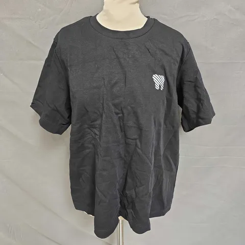 N.82 TOOTH EMBRODERED TSHIRT IN BLACK SIZE 16