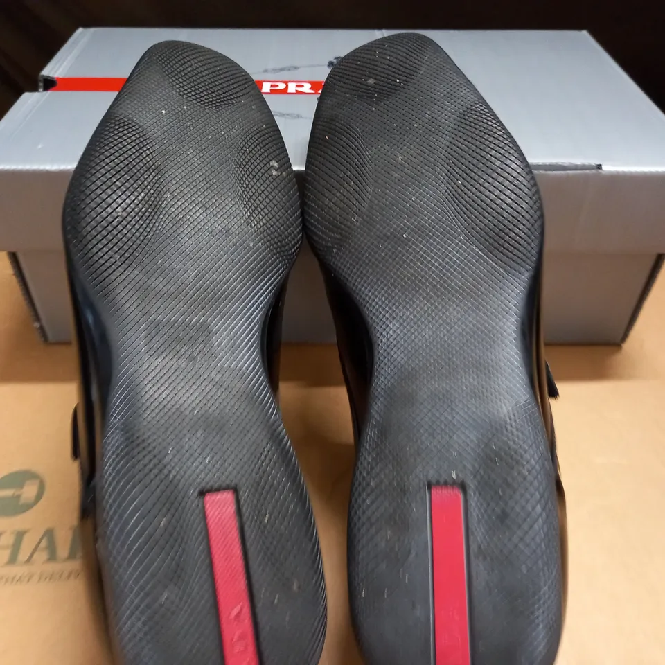BOXED PAIR OF PRADA MILANO MENS SHOES IN BLACK - 10.5 (BOX) / 9.5 (SHOE)