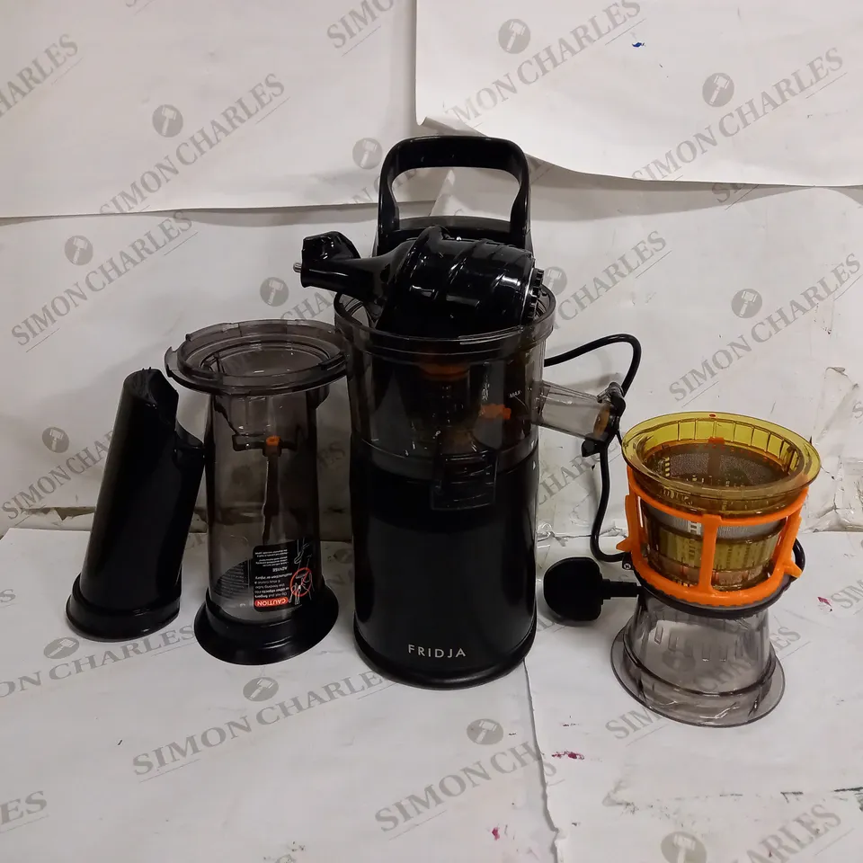 FRIDJA MASTICATING JUICER - BLACK (F1900)