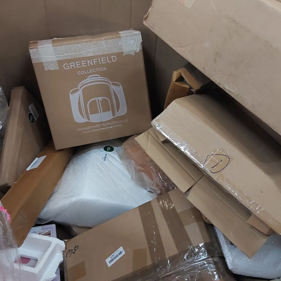 PALLET OF ASSORTED CONSUMER GOODS AND FURNITURE PRODUCTS TO INCLUDE; MULTIFUNCTIONAL FOOD PROCESSOR, ALPHA CAMP CAMPING CHAIR,COFFEE MACHINE, PORTABLE ICE BATH, CROCKERY STORAGE SET, PET BED ECT.