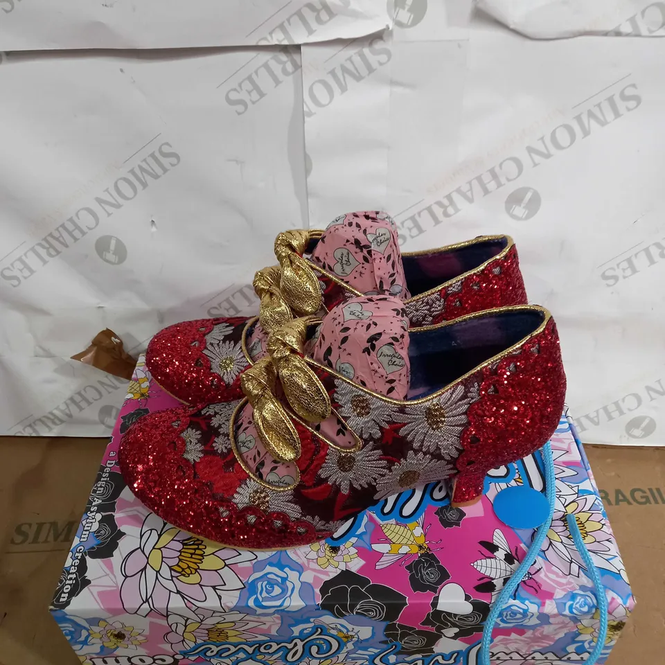 BOXED PAIR OF IREGULAR CHOICE CALENDULA MID HEEL SHOE SIZE 41