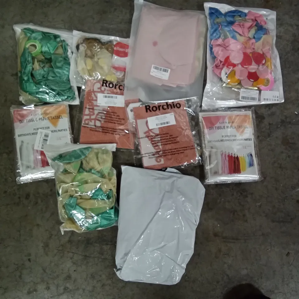 PALLET OF APPROXIMATELY 25 BOXES OF BALLOONS AND PARTY ACCESSORIES 