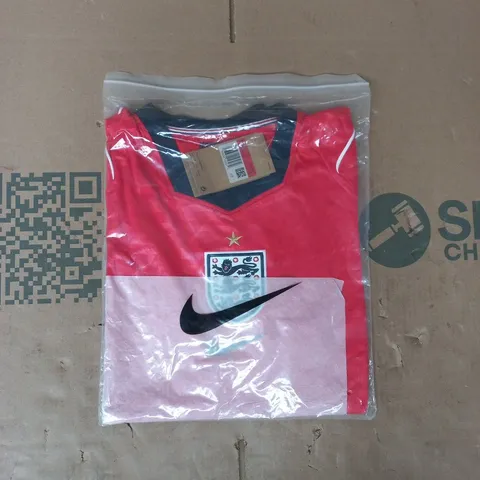 BAGGED NIKE ENGLAND FOOTBALL JERSEY IN RED SIZE LARGE