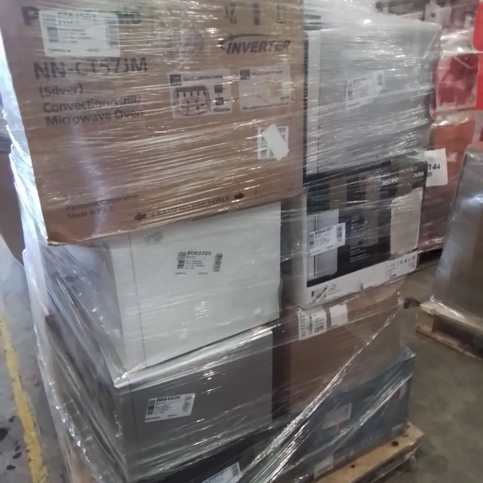 PALLET OF APPROXIMATELY 15 ASSORTED MICORWAVES TO INCLUDE