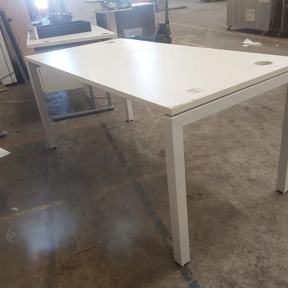 WHITE OFFICE DESK