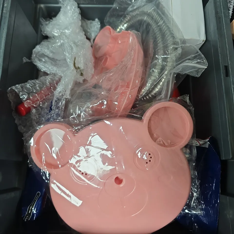 BOX OF ASSORTED ITEMS DUCK WIPES - LIGHTS - CAMERA FRAME  