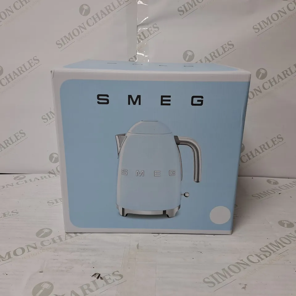 BOXED SMEG KETTLE KLF03WHUK IN WHITE RRP £129.99