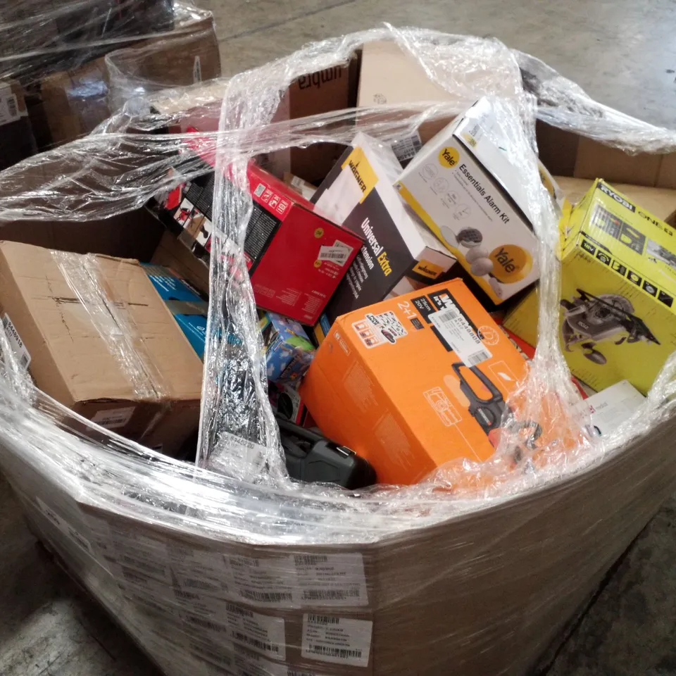 PALLET OF APPROXIMATELY 61 UNPROCESSED RAW RETURN HOUSEHOLD AND ELECTRICAL GOODS TO INCLUDE;