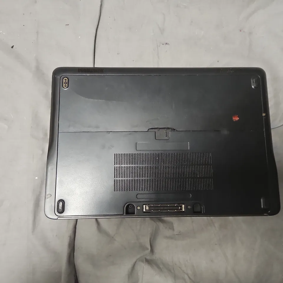 DELL LATITUDE E7240 LAPTOP – BLACK WITH INTEL CORE I5