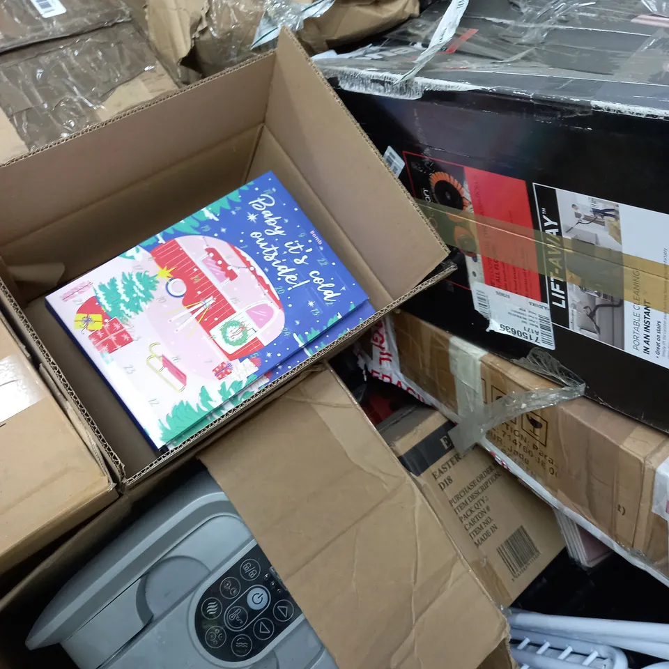 PALLET OF ASSORTED ITEMS TO INCLUDE HALLOWEEN DÉCOR, LAY-Z-SPA, HOOVER ETC - COLLECTION ONLY