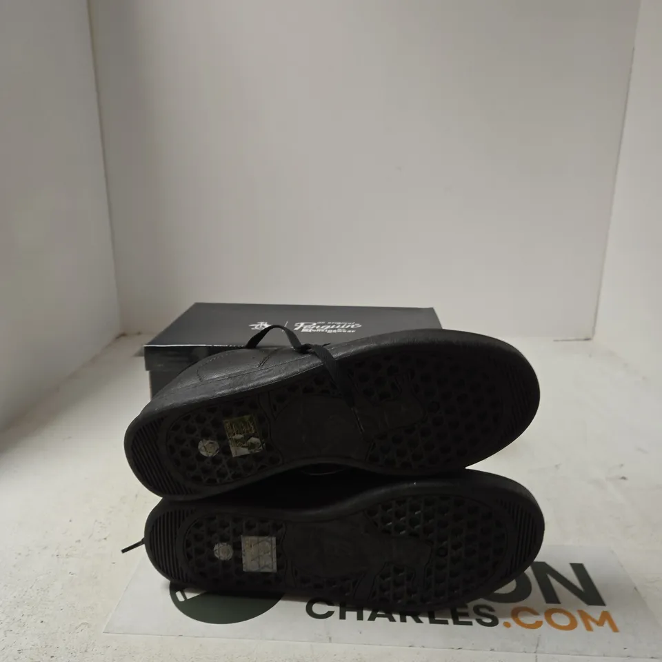 PENGUIN STEADMAN MEN'S TRAINERS – BLACK, UK 10 (EU 45)
