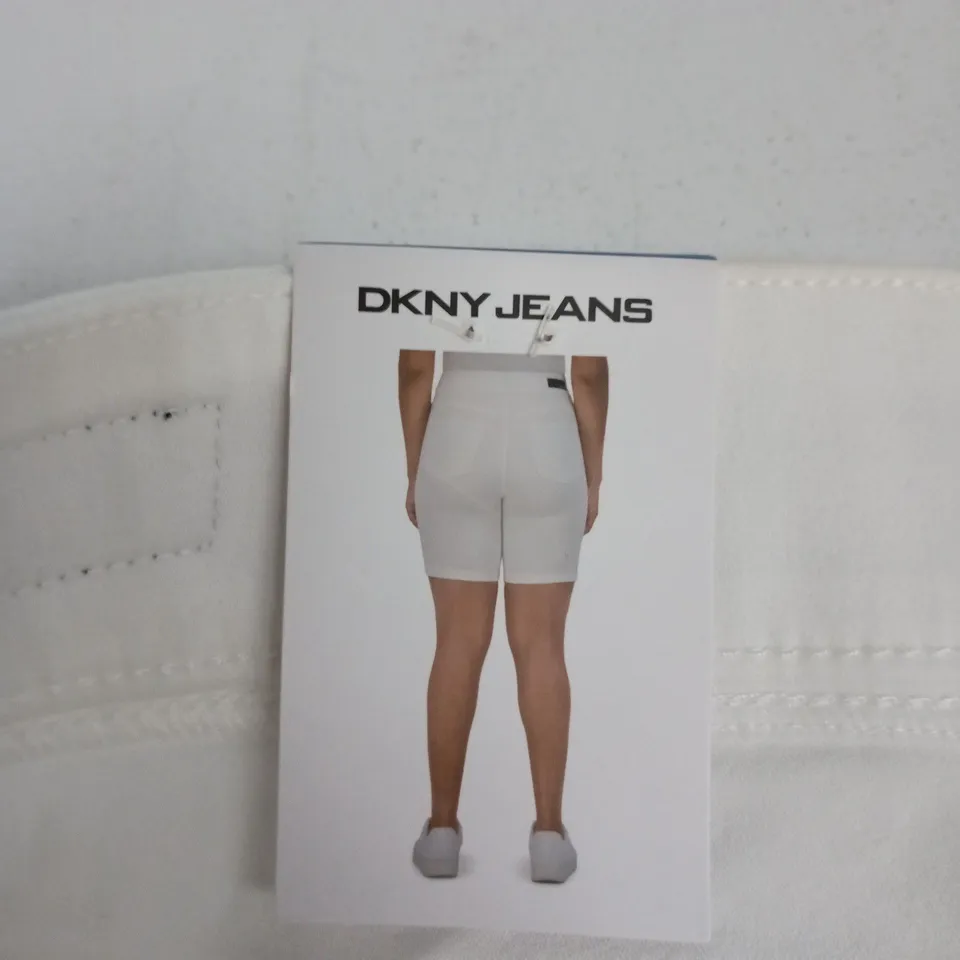 DKNY JEANS WHITE SHORTS – UK L (WOMEN'S)