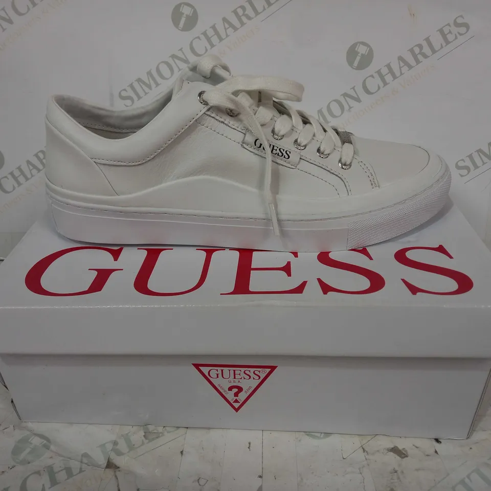 BOXED PAIR OF GUESS LARRY LOW TRAINERS IN WHITE UK SIZE 8