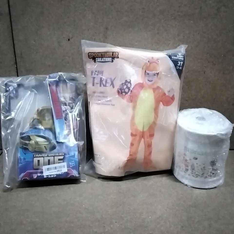 LOT OF VARIOUS ASSORTED HOUSEHOLD ITEMS TO INCLUDE: TRANSFORMERS TOY, BABY T-REX COSTUME, BISCUIT JAR ETC