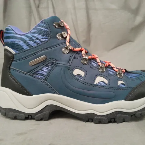 BOXED PAIR OF MOUNTAIN WAREHOUSE ADVENTURER WOMEN'S WATERPROOF PRINTED WALKING BOOTS IN NAVY UK SIZE 7.5