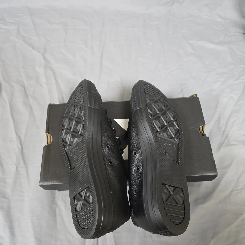 CONVERSE BLACK LOW-TOP SNEAKERS – UK 8 (MEN)
