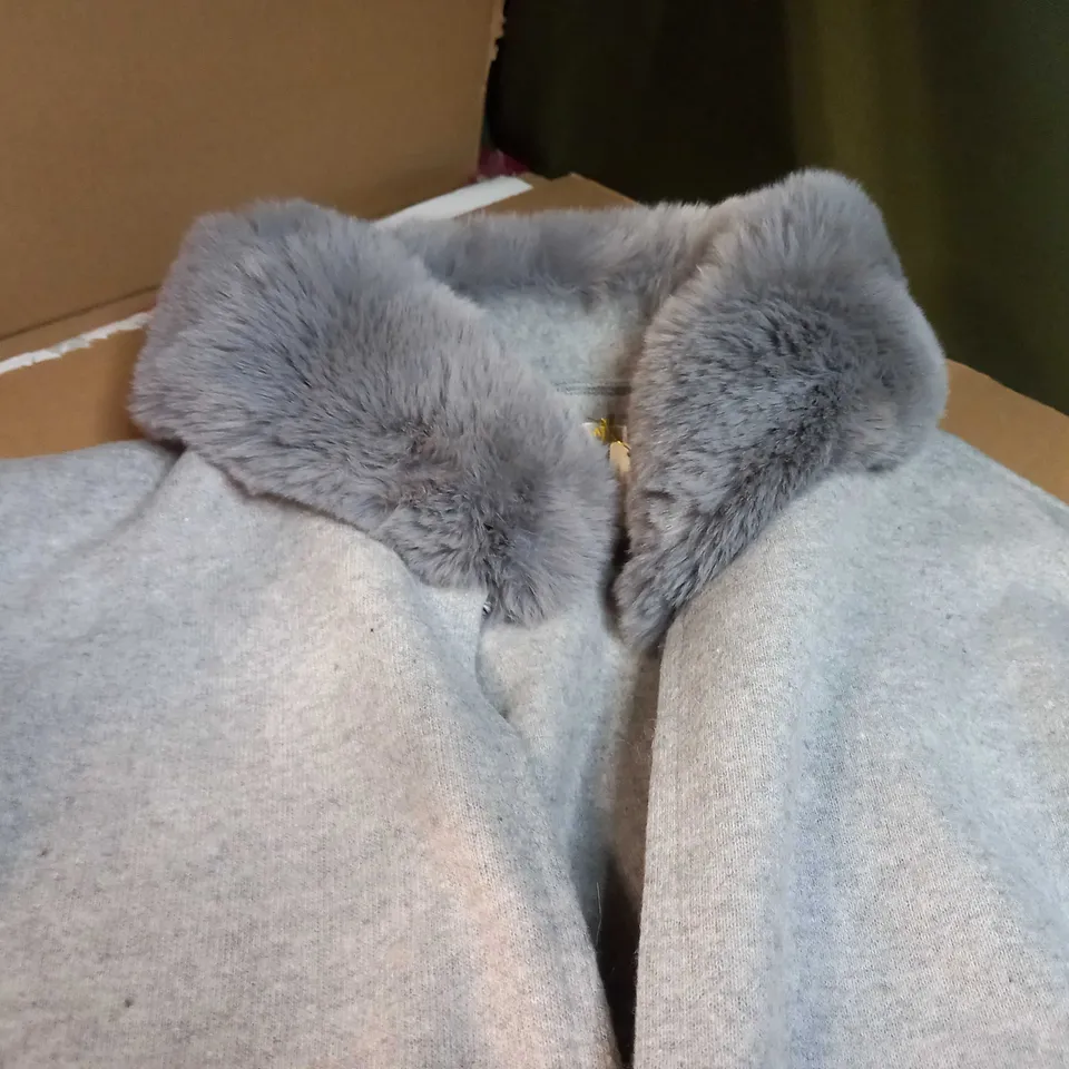 MALISSA GREY/FAUX FUR TRIM PONCHO STYLE JACKET 