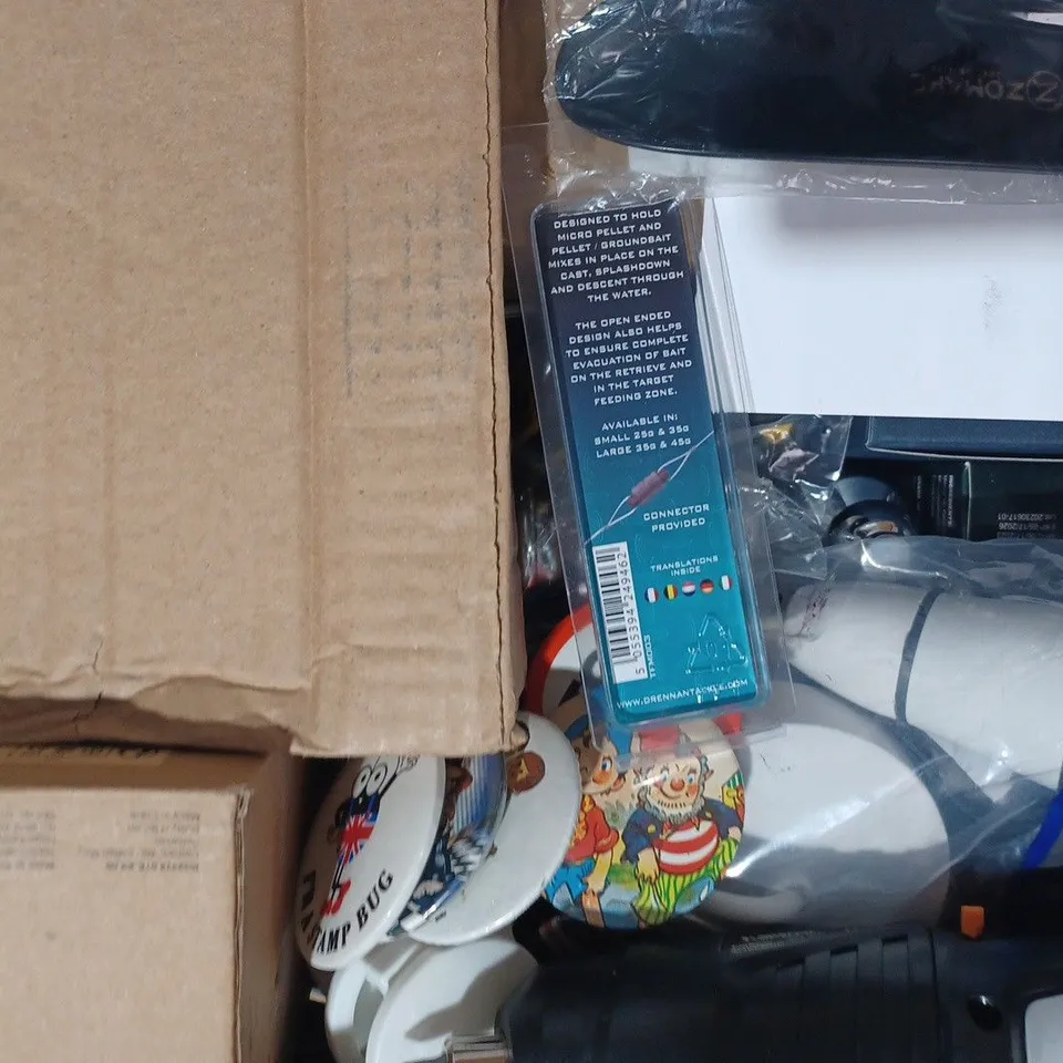 APPROXIMATELY 15 ASSORTED HOUSEHOLD ITEMS TO INCLUDE SINK STRAINER PLUG, INK PAD, ETC