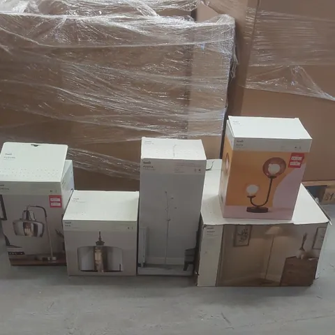 PALLET CONTAINING A VERY LARGE QUANTITY OF ASSORTED DESIGNER LIGHTING PRODUCTS INCLUDING: AUBURN TABLE LAMP, ERIN PENDANT, PORTIA FLOOR LAMP ECT