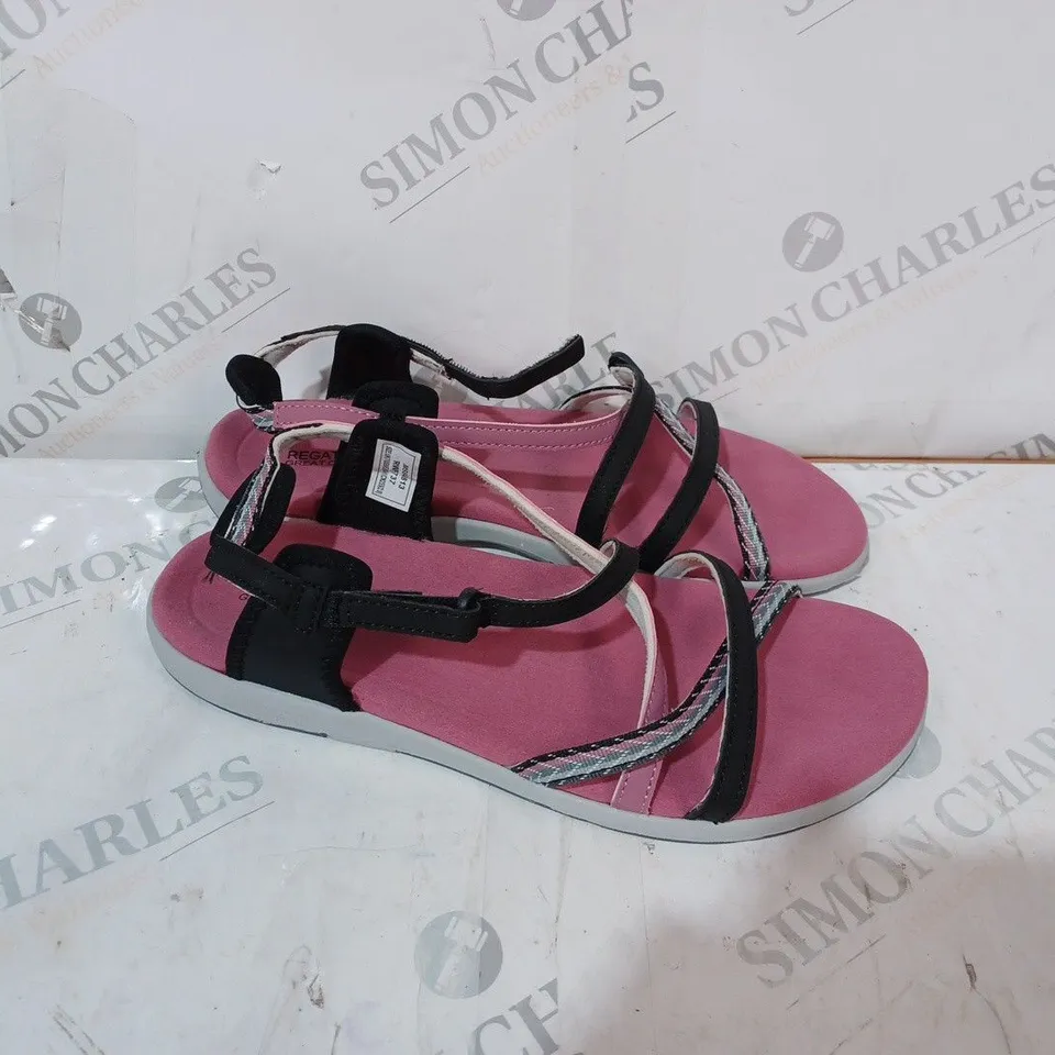 REGATTA SANDALS IN DARK PINK - UK 7 