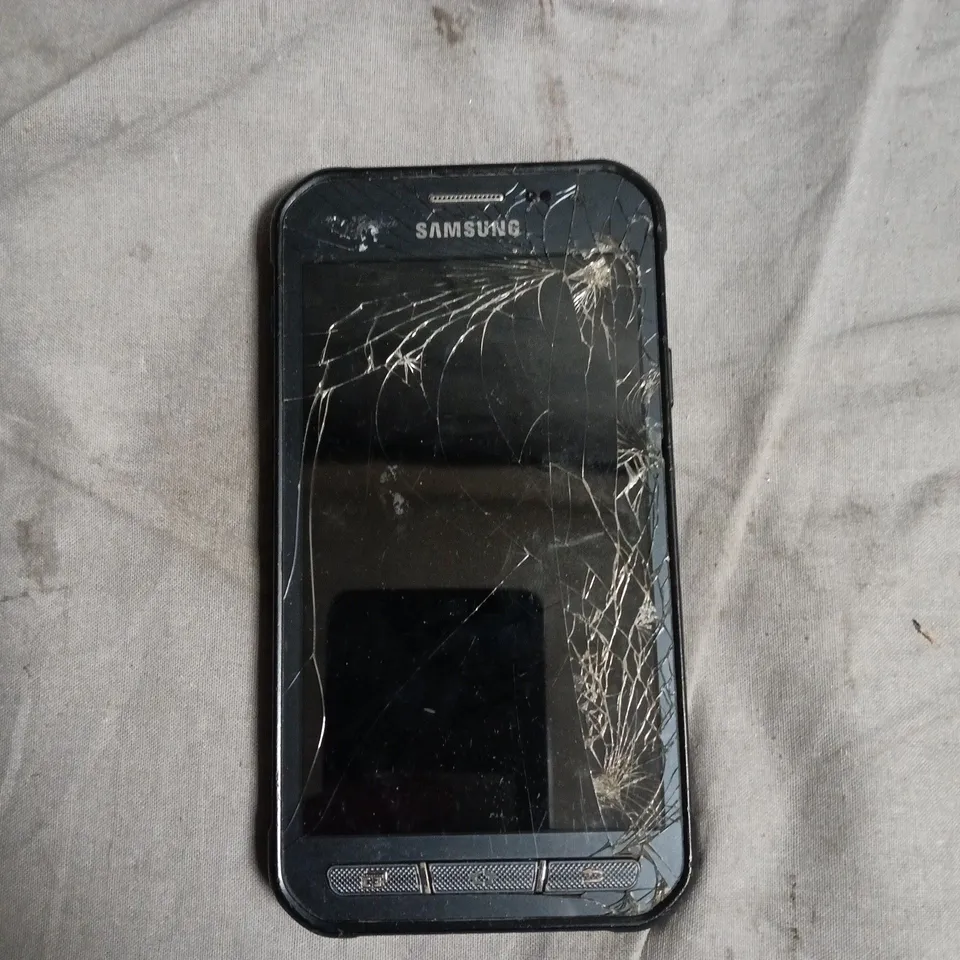 SAMSUNG GALAXY XCOVER 3 SMARTPHONE