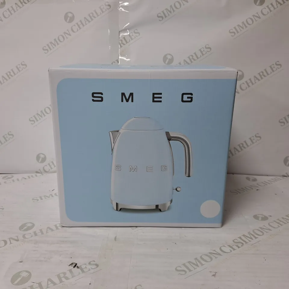 BOXED SMEG KETTLE KLF03WHUK IN WHITE RRP £129.99