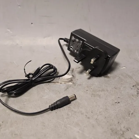 BOX OF APPROXIMATELY 120 HOTO SWITCHING ADAPTER MODEL - ADS-26SGP-12