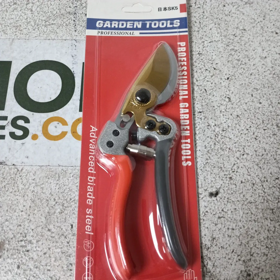 GARDEN TOOLS – HAND PRUNER