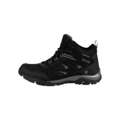 BRAND NEW REGATTA MEN'S HOLCOMBE WATERPROOF IEP WALKING BOOT BLACK/GRANITE UK SIZE 11
