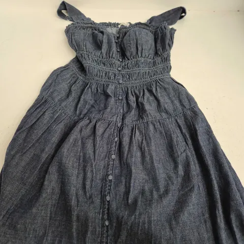 ABERCROMBIE & FITCH DENIM DRESS - SIZE M