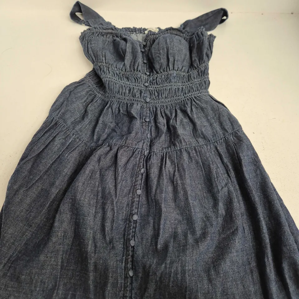 ABERCROMBIE & FITCH DENIM DRESS - SIZE M