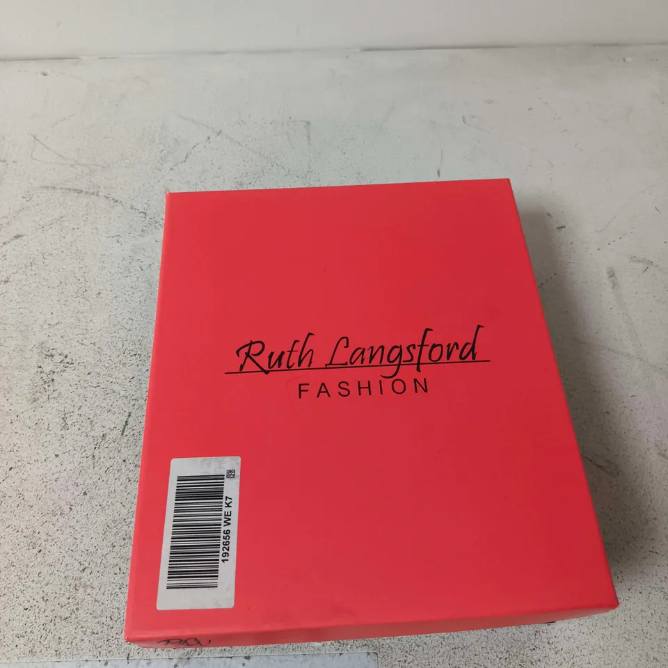 RUTH LANGFORD FASHION WHITE LEATHER WEDGE SANDALS – UK 7 (EU 40)