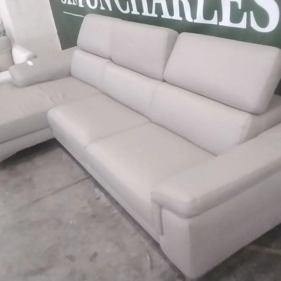 QUALITY ITALIAN LEATHER FLAVIO LARGE FOUR SEATER CHAISE SOFA ON METAL FEET WITH ADJUSTABLE HEADRESTS