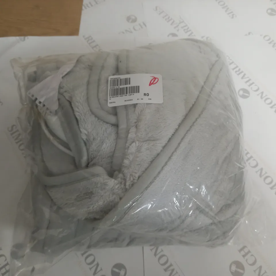 UNBOXED COZEE HOME VELVETSOFT HEATED THROW IN LIGHT GREY