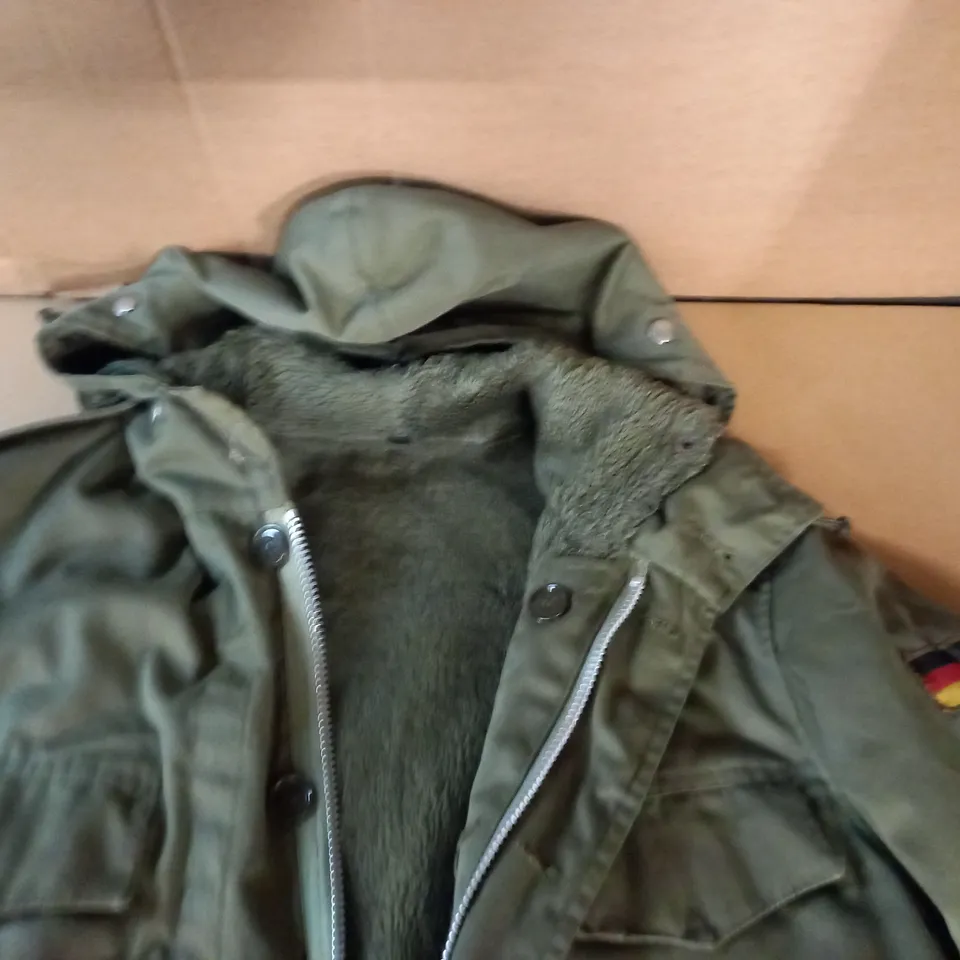 C&A GREEN PARKA COAT - 48