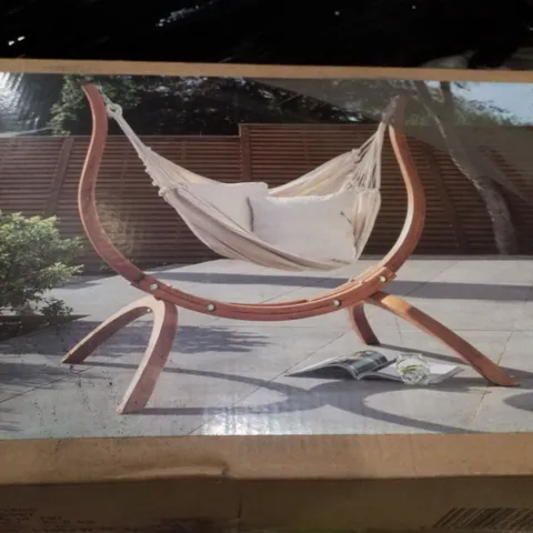 BOXED HANGING CHAIR WITH STAND 