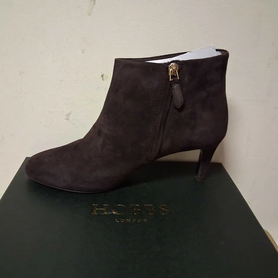 BOXED HOBBS LONDON FINE SUEDE CHOCOLATE BROWN SIZE 7.5