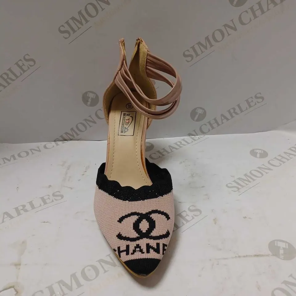 BOXED PAIR OF DESIGNER CLOSED TOE HEELS IN PINK EU SIZE 38