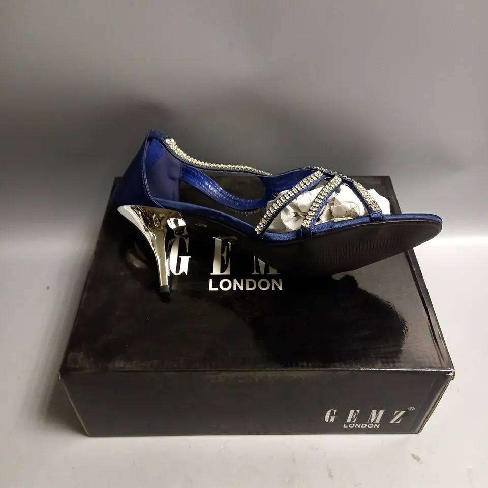 BOXED GEMZ LONDON HIGH HEELED SPARKLY NAVY SATIN SHOES. SIZE 8